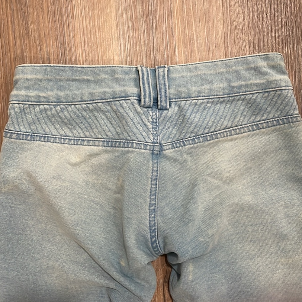 Light blue jeans - Picture 3 of 3